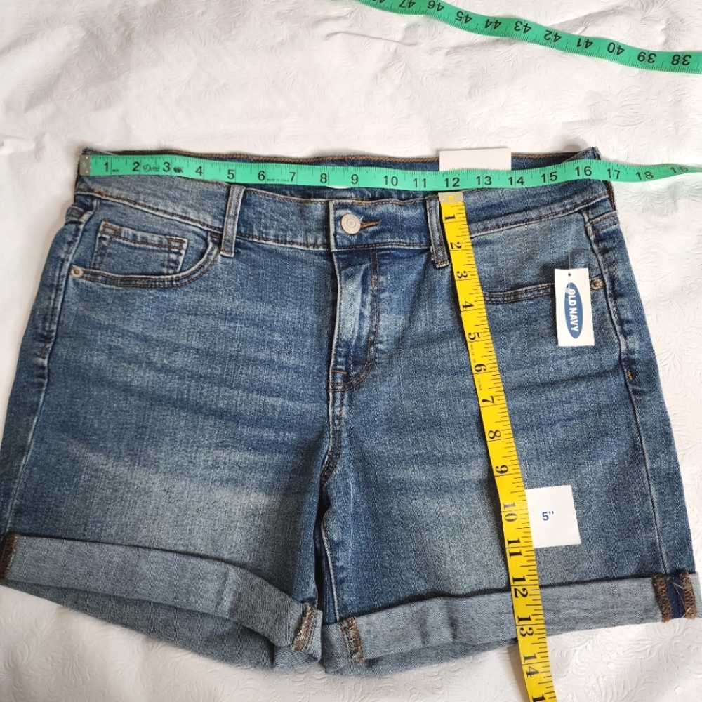Old Navy Jean Shorts High Rise Medium Wash Blue Denim Women's Size 10 NWT - Picture 5 of 8